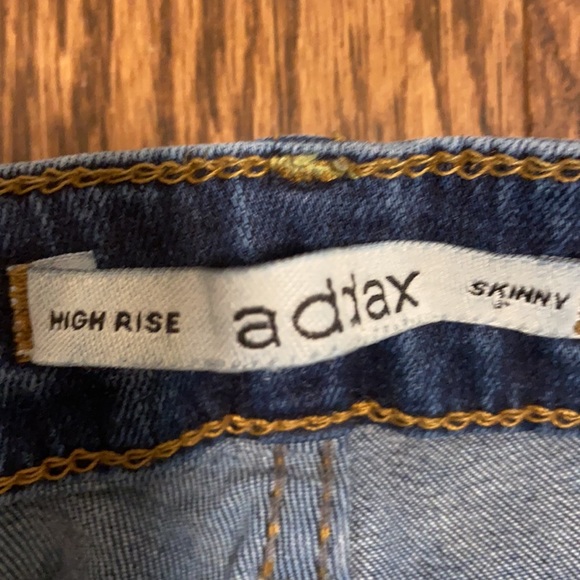 High Rise jeans 🌸 - Picture 4 of 5